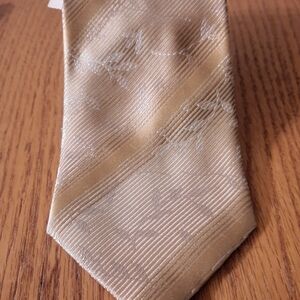 Kenneth Cole Reaction Elegant Gold & Silver Men’s Tie NWT Designer Necktie